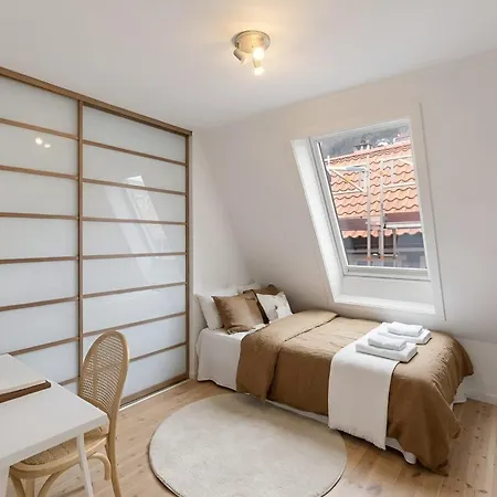 Sunny Balcony & Bathtub In Apartamento